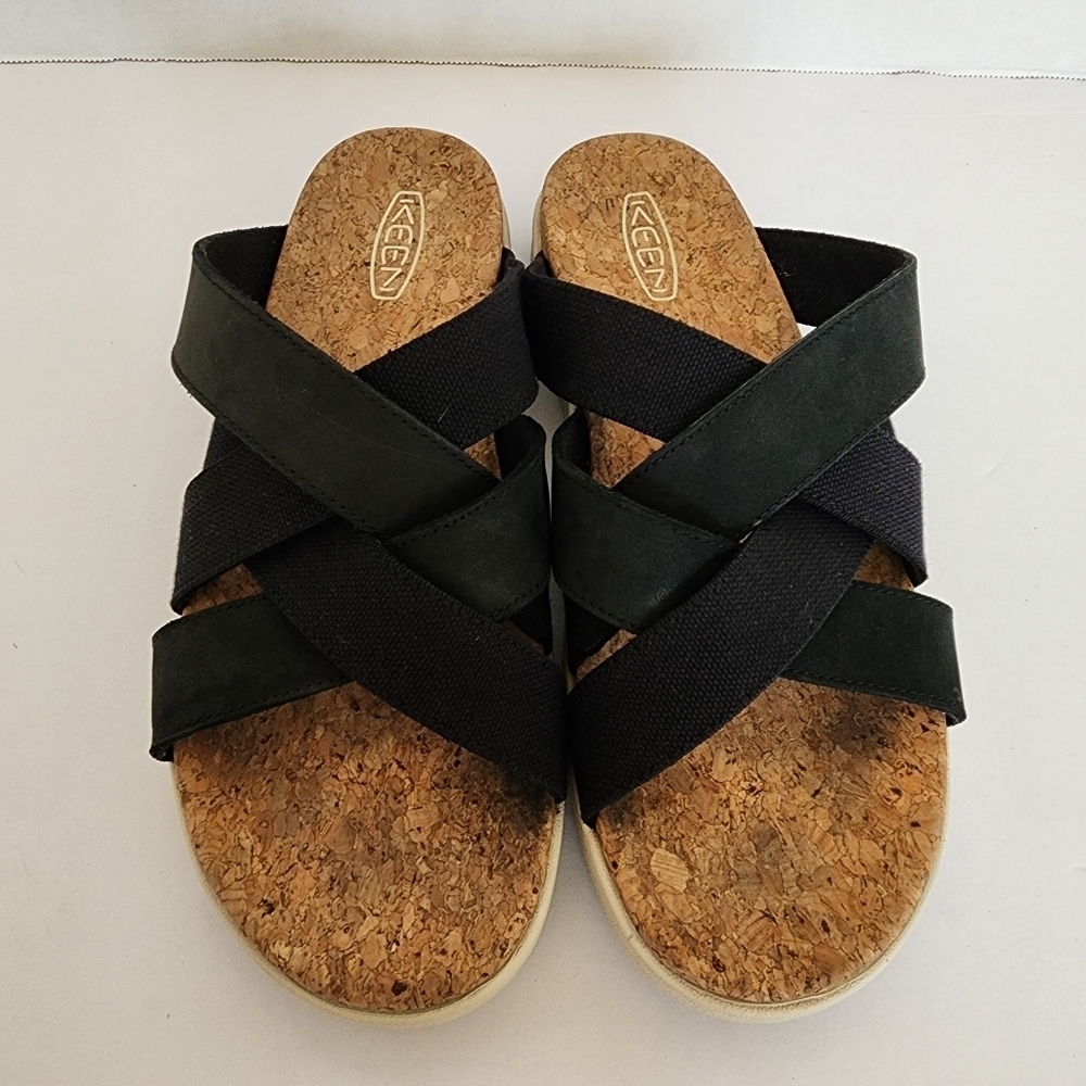 KEEN Women’s Elle Criss Cross Cork Footbed Sandal US 9.5 – Black/Neutral